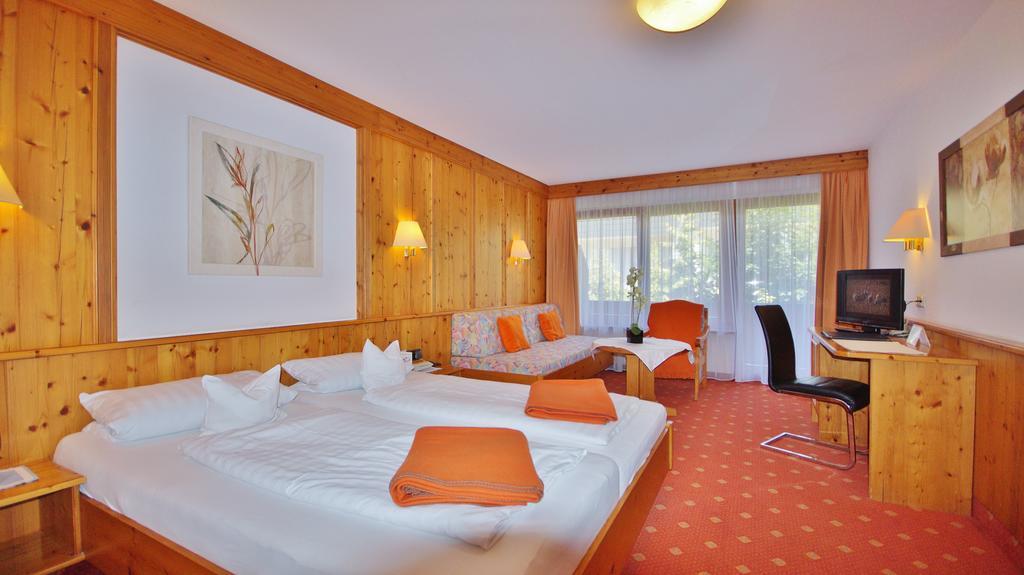 Hotel Schwarzenbergs Traube Глоттерталь Экстерьер фото