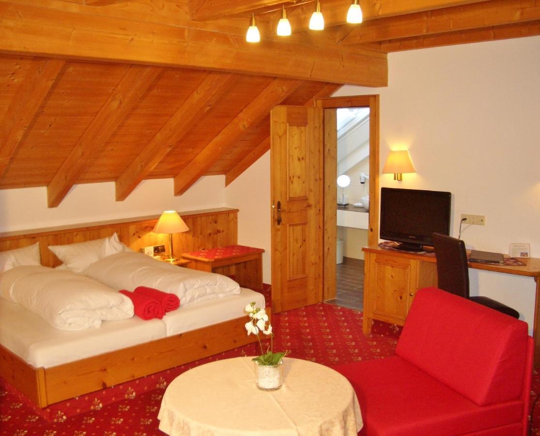 Hotel Schwarzenbergs Traube Глоттерталь Номер фото